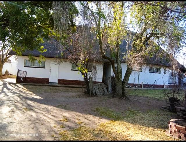 4 BEDROOM HOUSE FOR SALE IN JAMESON PARK